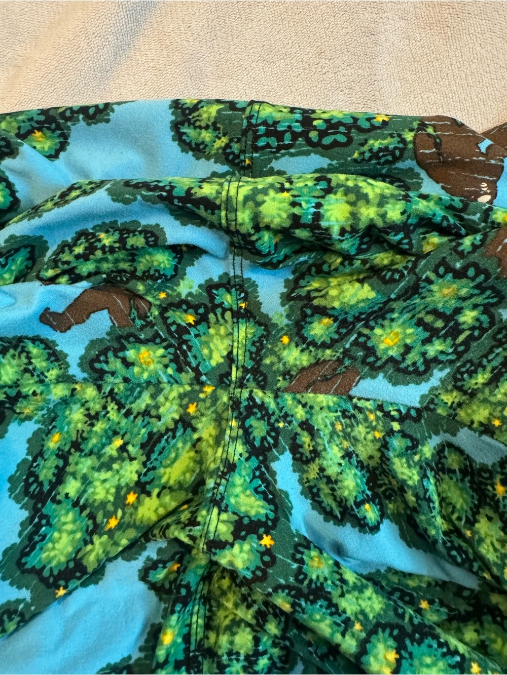 LuLaRoe Mommy And Me Blue Green Hiding Bigfoot Sasquatch Print Leggings TC L/XL - Picture 6 of 8